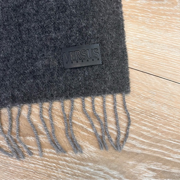 Vintage Versus Versace Charcoal Grey Wool Scarf with Fringe | Made in Italy - Picture 3 of 5